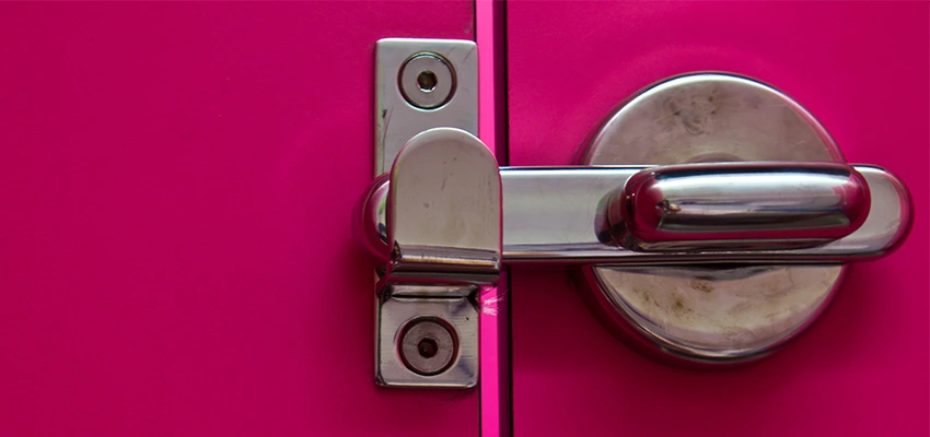 Childproof Gate Lock in Oak Park, California