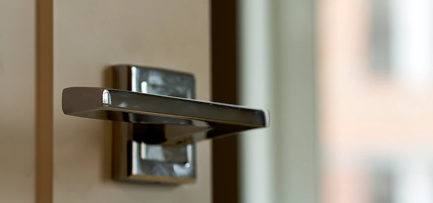 Door Lever Knob Repair in Oak Park, California